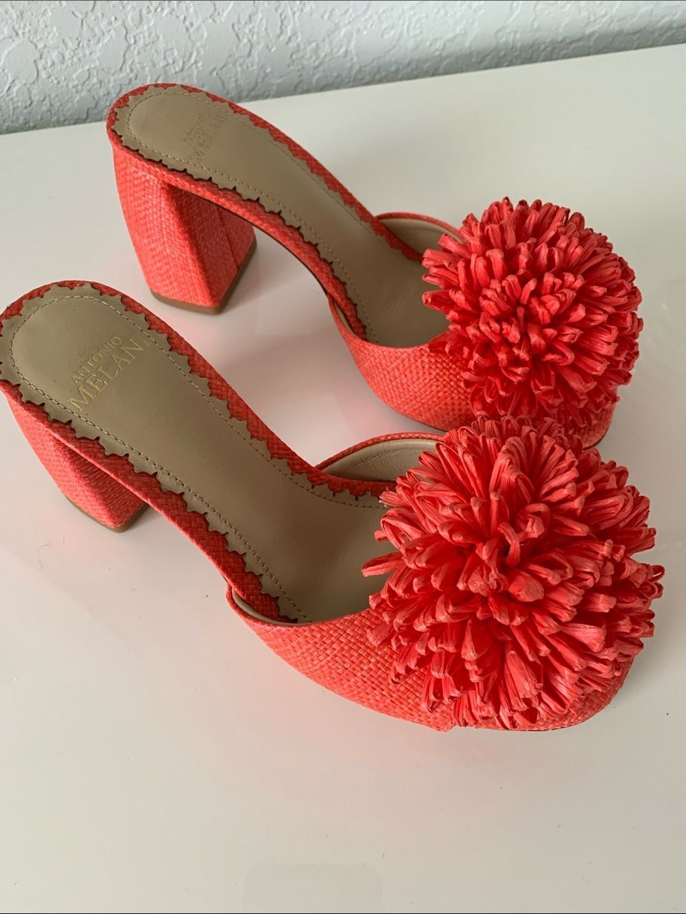 NWT ANTONIO MELANI Coral Red Pom-Pom Block Heel Mules Open Toe Size 6